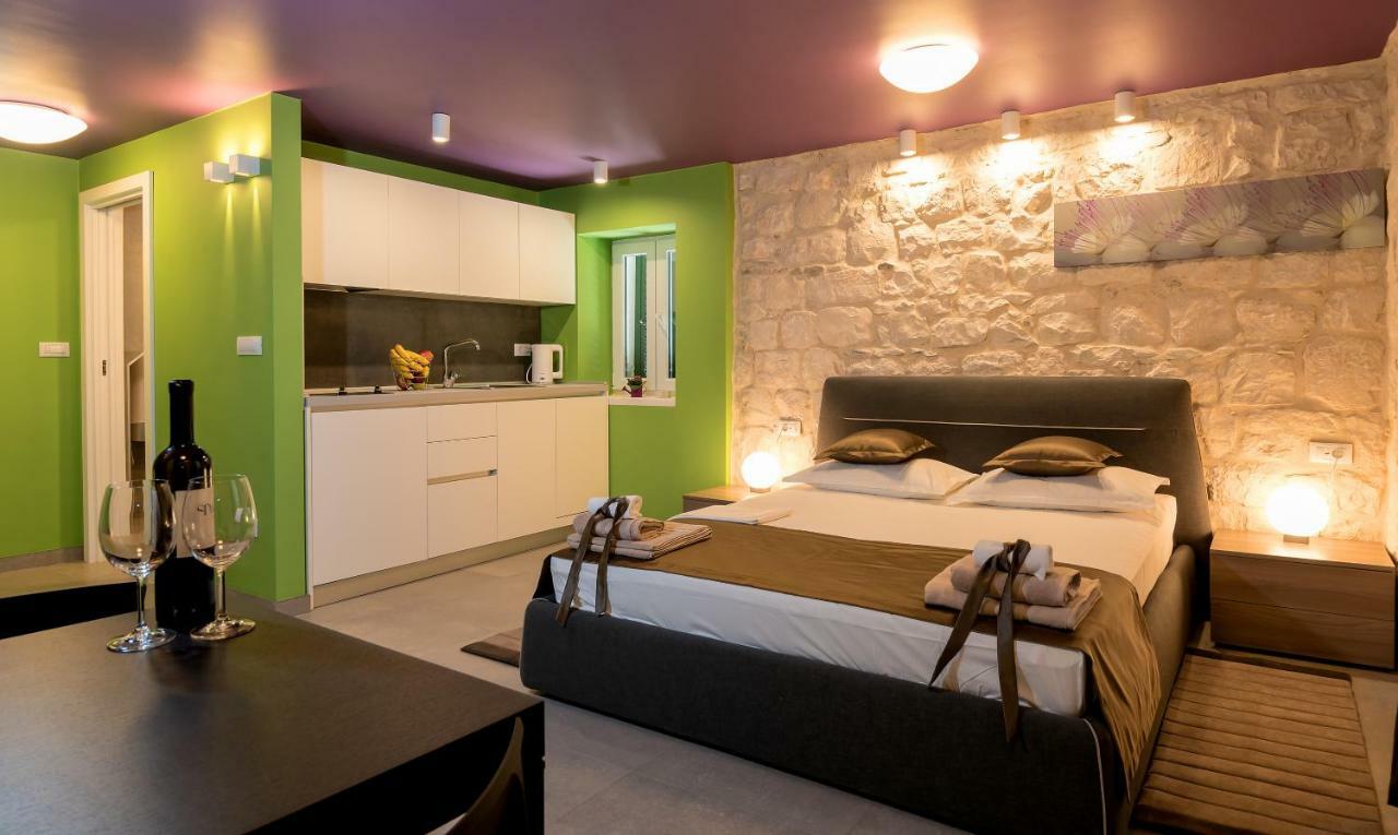 Annie'S Stone Studio & Room Split Eksteriør billede