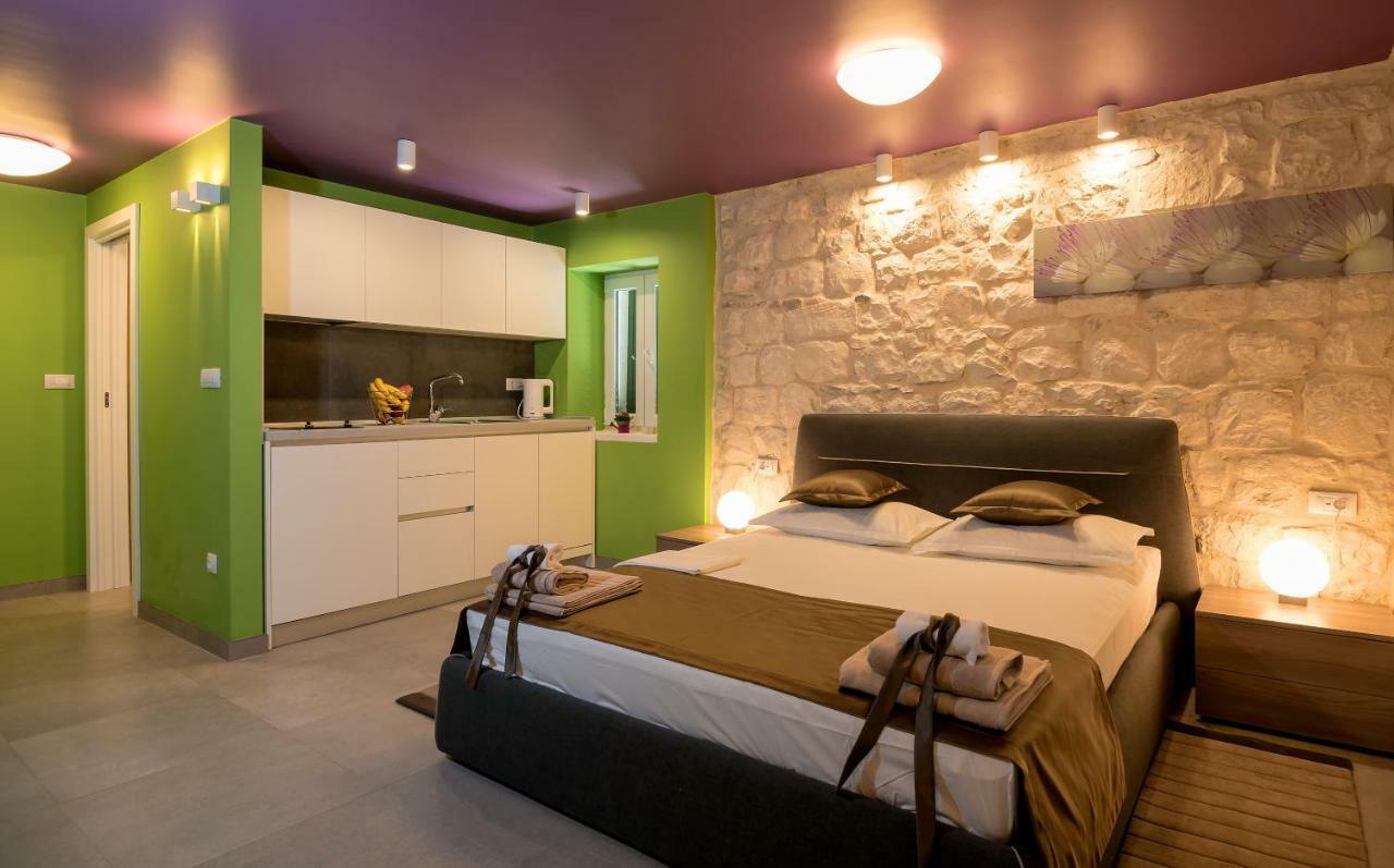 Annie'S Stone Studio & Room Split Eksteriør billede