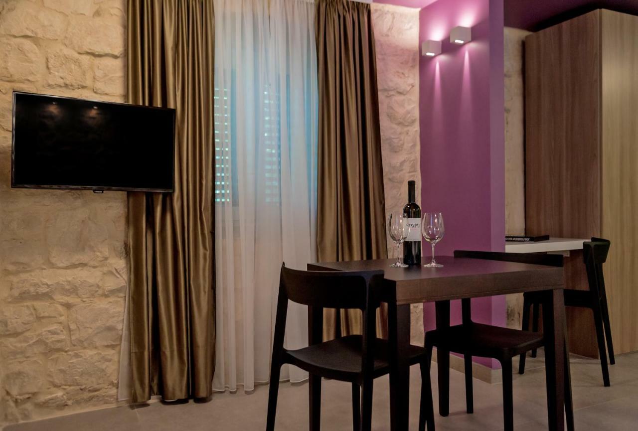 Annie'S Stone Studio & Room Split Eksteriør billede